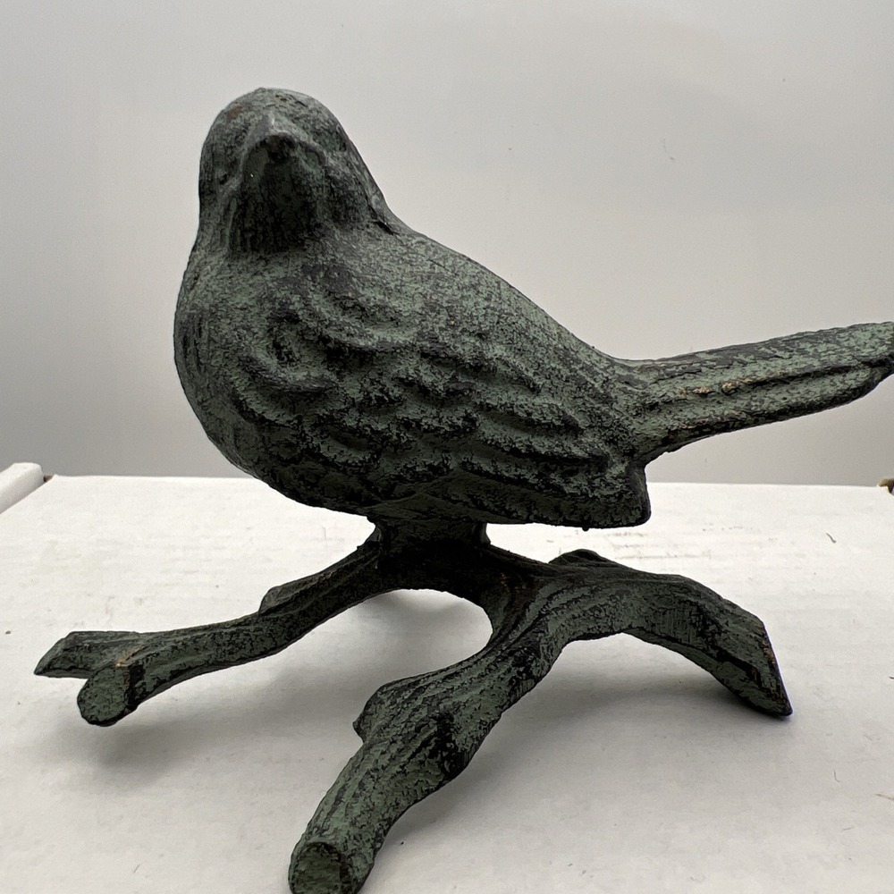 Rustic Bird on a Branch Table-top Figurine - Cast iron Garden Patio Decor